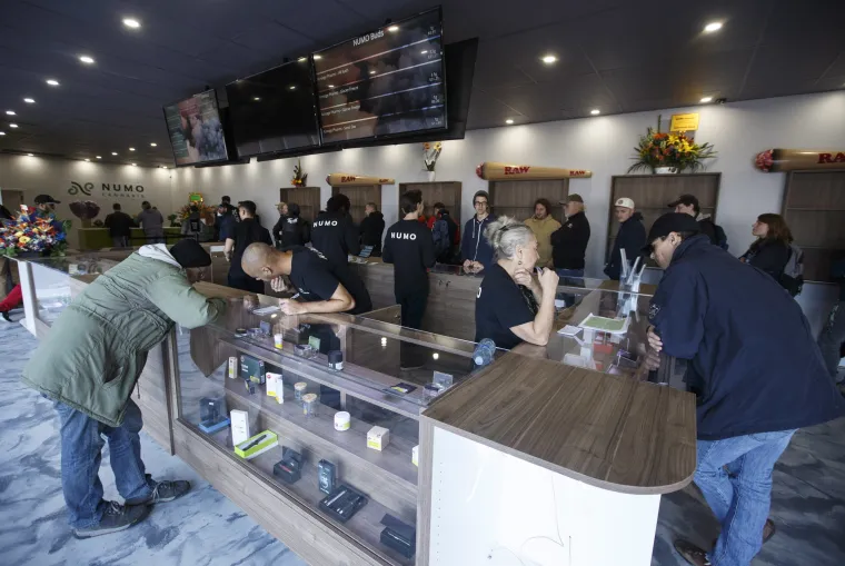 Sretna Kanada: Pogledajte kako je pro&scaron;ao prvi dan legalizacije trave
