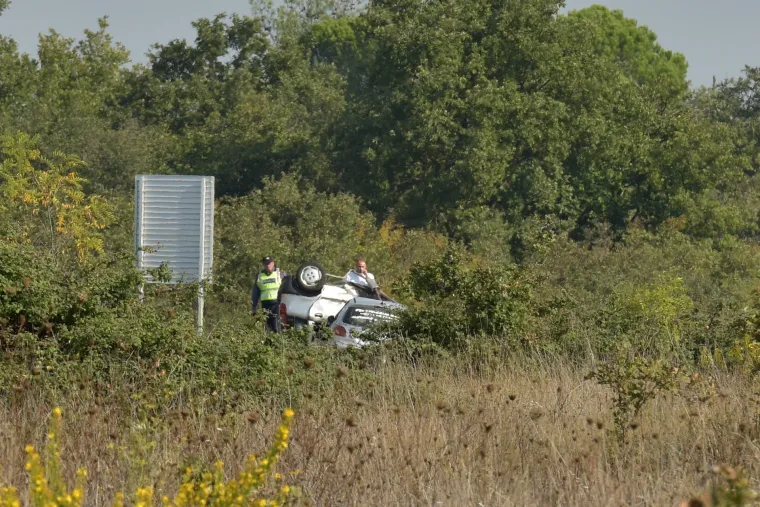 Užas kod Zadra: Jedna osoba poginula i vi&scaron;e ozlijeđenih u sudaru &scaron;lepera i dva automobila