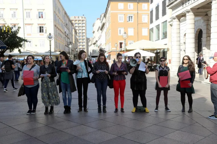 U organizaciji udruge 'Roditelji u akciji' na Korzu održana akcija 'Prekinimo &scaron;utnju'