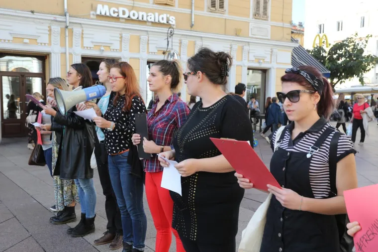 U organizaciji udruge 'Roditelji u akciji' na Korzu održana akcija 'Prekinimo &scaron;utnju'