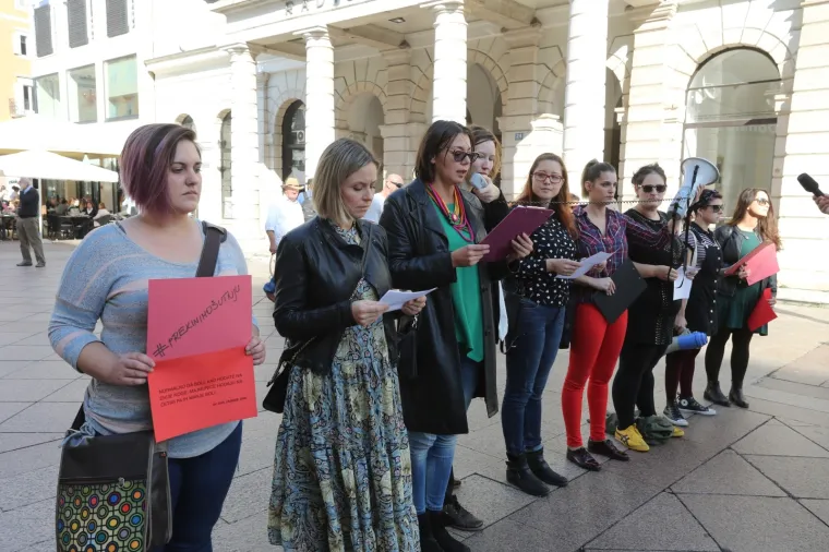 U organizaciji udruge 'Roditelji u akciji' na Korzu održana akcija 'Prekinimo &scaron;utnju'