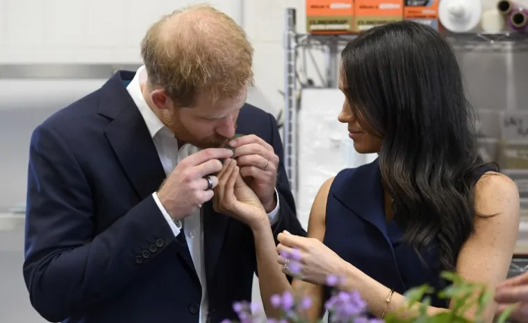 Vojvotkinja  Meghan i njezin suprug Harry trenutno se nalaze na turneji po Australiji, a nakon što su potvrdili da čekaju prinovu - par izgleda sretnije nego ikad.