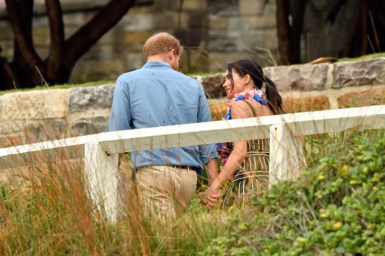 OVAKVE IH JOŠ NISTE VIDJELI: Meghan i Harry su najslobodniji kraljevski par, prepuštaju se milovanjima bez obzira na kamere