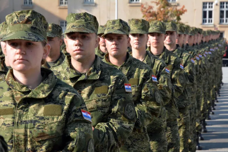 Svečana prisega 23. nara&scaron;taja ročnika