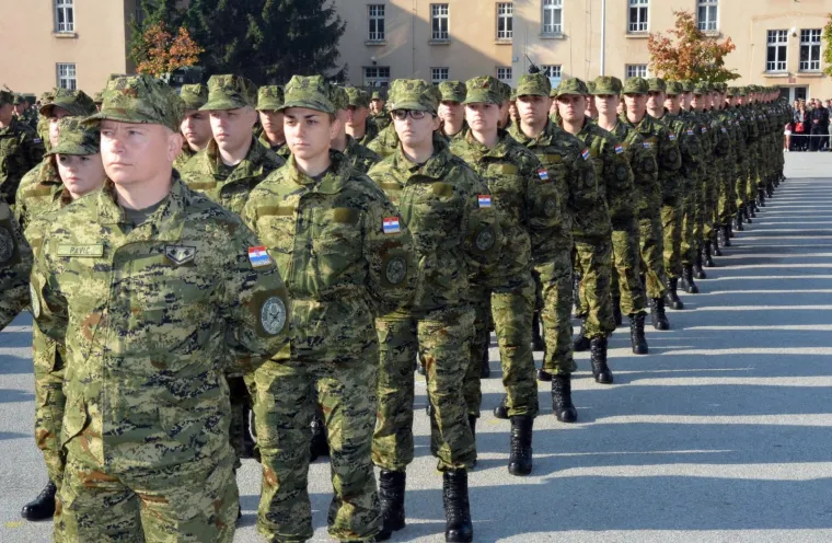 Svečana prisega 23. nara&scaron;taja ročnika