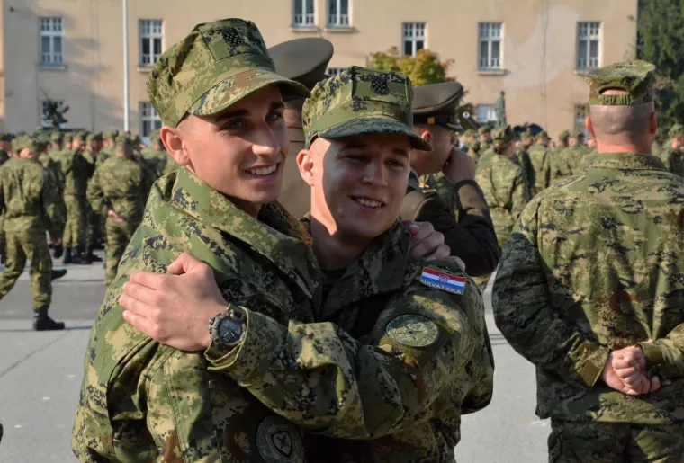 Svečana prisega 23. nara&scaron;taja ročnika