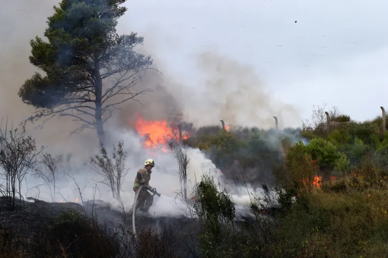 Split: Kod City Centra planuo požar, vatrogasci ga brzo stavili pod kontrolu