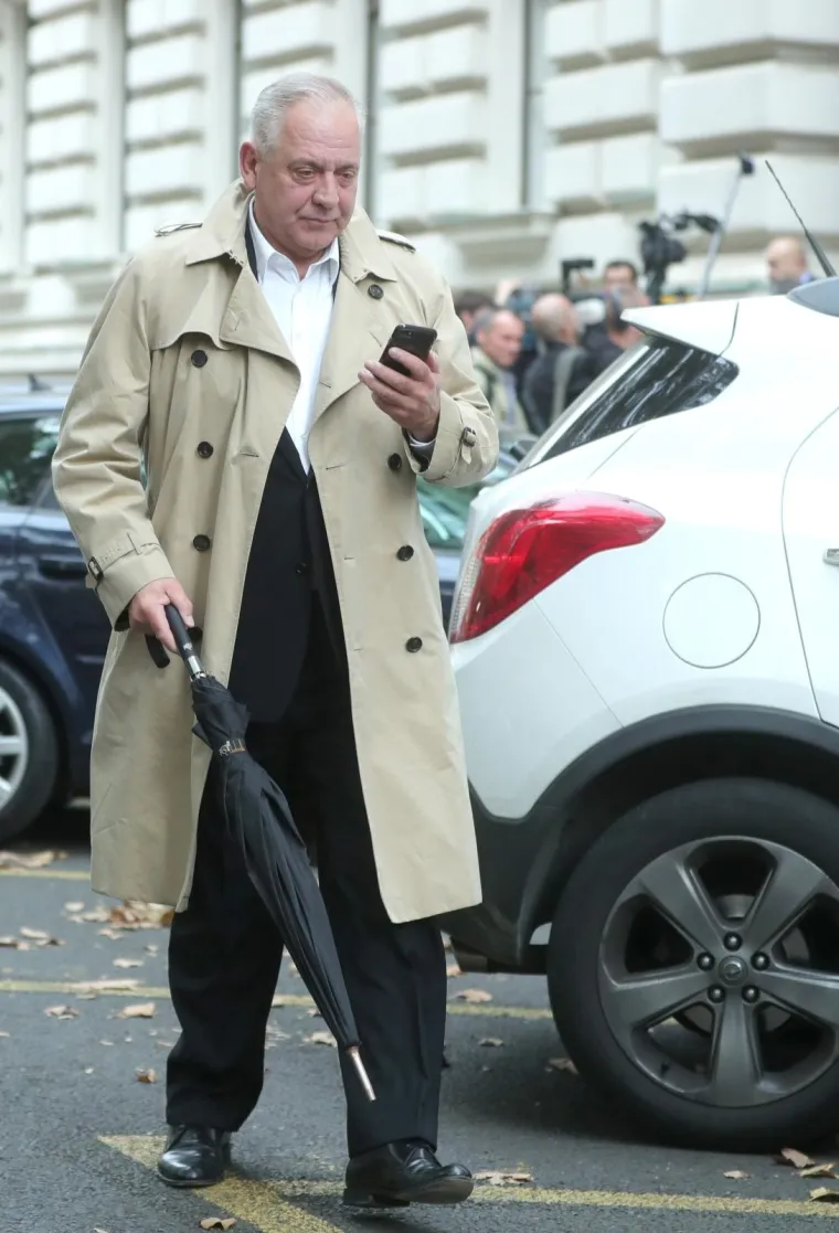 Ivo Sanader sa smje&scaron;kom je iza&scaron;ao sa suda