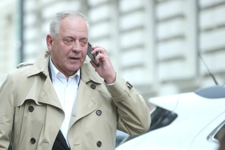 Ivo Sanader sa smje&scaron;kom je iza&scaron;ao sa suda