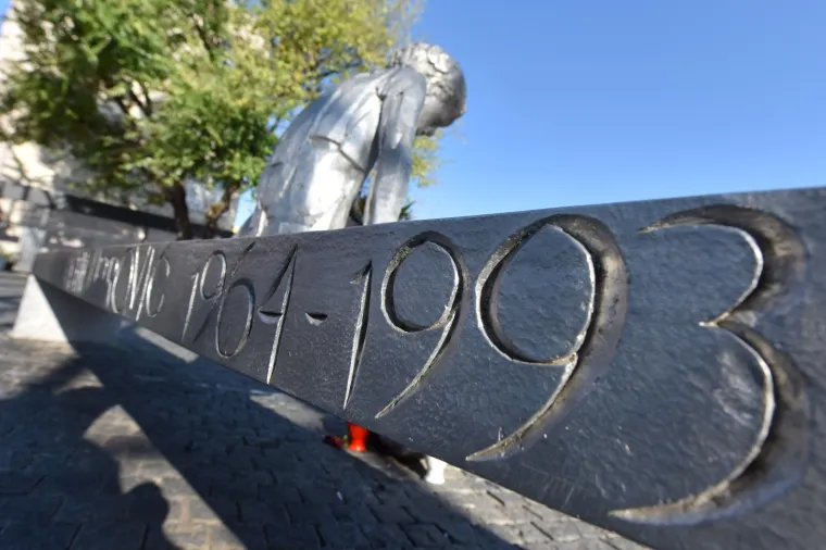 &Scaron;ibenčani za 54. rođendan Dražena Petrovića pustili u zrak 54 balona