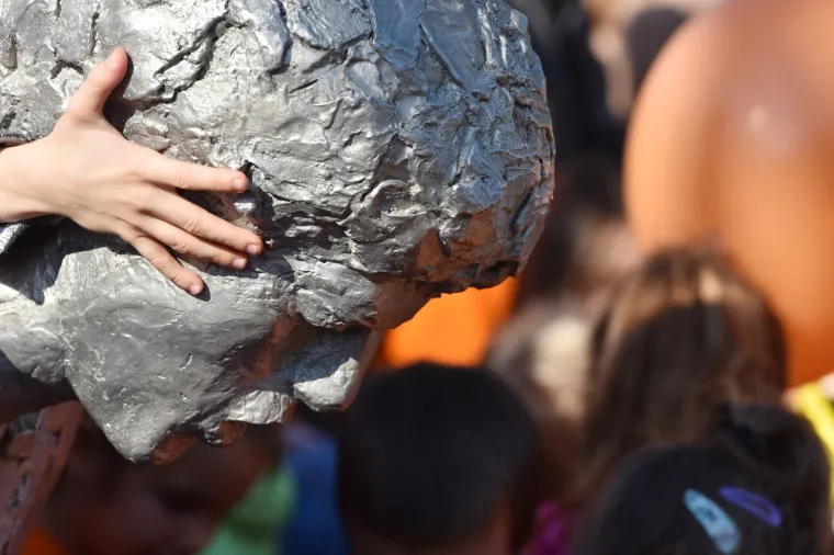 &Scaron;ibenčani za 54. rođendan Dražena Petrovića pustili u zrak 54 balona