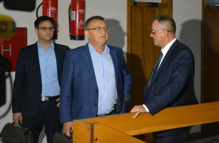 POTRESNO SVJEDOČENJE SUPRUGE MARE: Počelo suđenje županu Alojzu Toma&scaron;eviću za obiteljsko nasilje