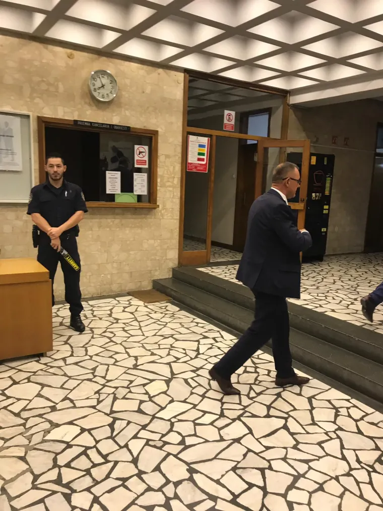 Postupak zbog obiteljskog nasilja: Župan Toma&scaron;ević i supruga na sudu u Slavonskom Brodu