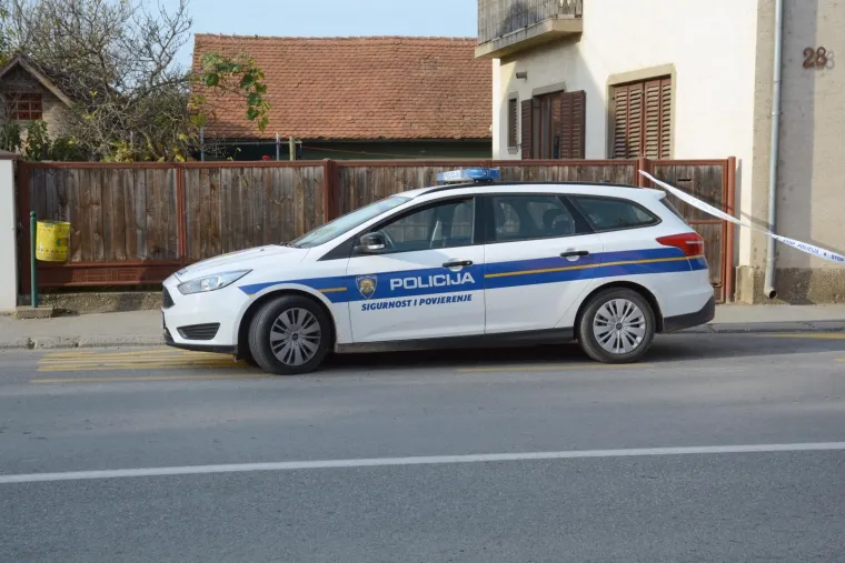 ŠOK U PETRINJI: Muškarac pucao iz vatrenog oružja po gradu