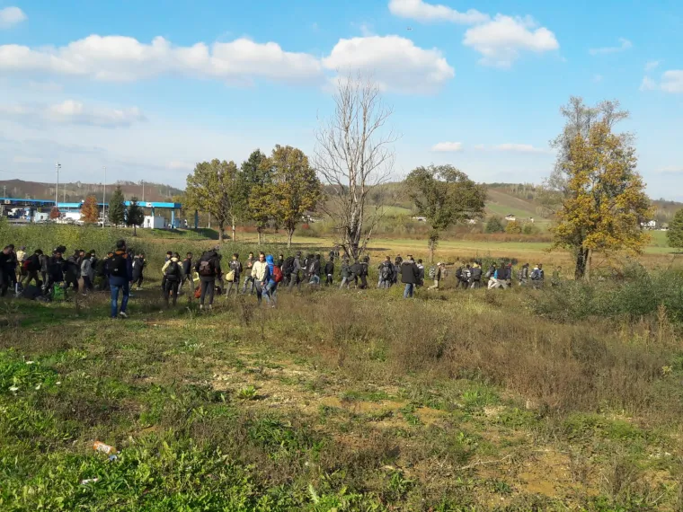 Migranti žele u Hrvatsku, policija ne da:  Zatvorit će granični prijelaz Maljevac za promet?