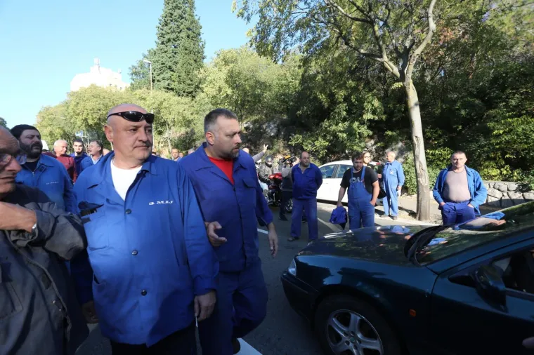 Radnici 3. maja na ulicama: 'Imajte malo morala i obraza'