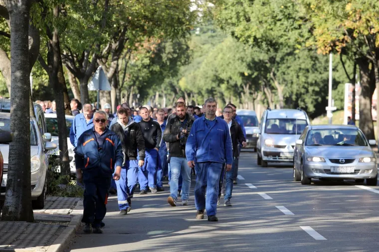 Radnici 3. maja na ulicama: 'Imajte malo morala i obraza'
