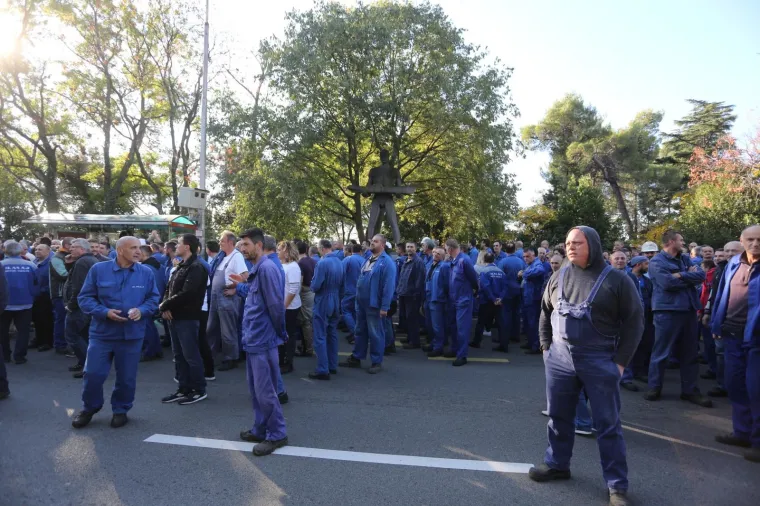 Radnici 3. maja na ulicama: 'Imajte malo morala i obraza'
