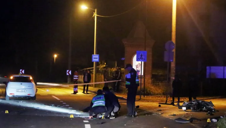 26-godi&scaron;njak pao s mopeda, udario u auto i poginuo