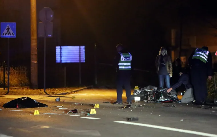 26-godi&scaron;njak pao s mopeda, udario u auto i poginuo