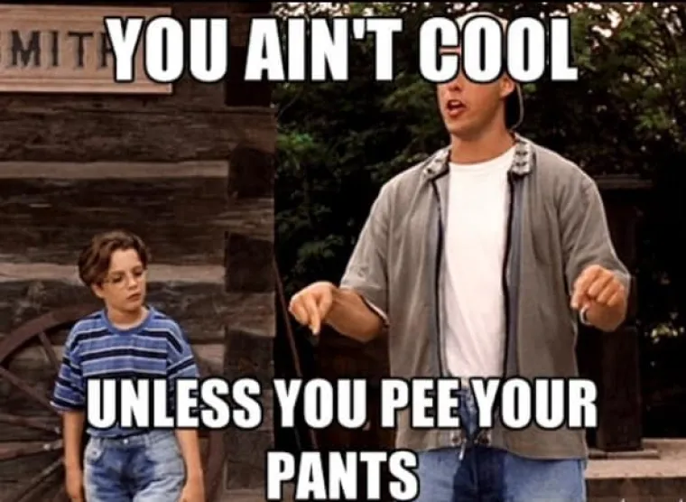 Malo se pomokrila u hlače.