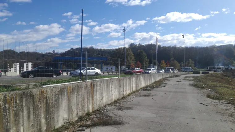 Drama na granici: Migranti probili kordon policije i idu prema Hrvatskoj