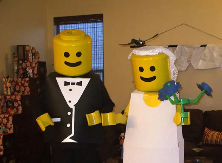 Od moljca i lampe, do Ljepotana i Zvjerke: TOP 20 Halloween maski za sve parove