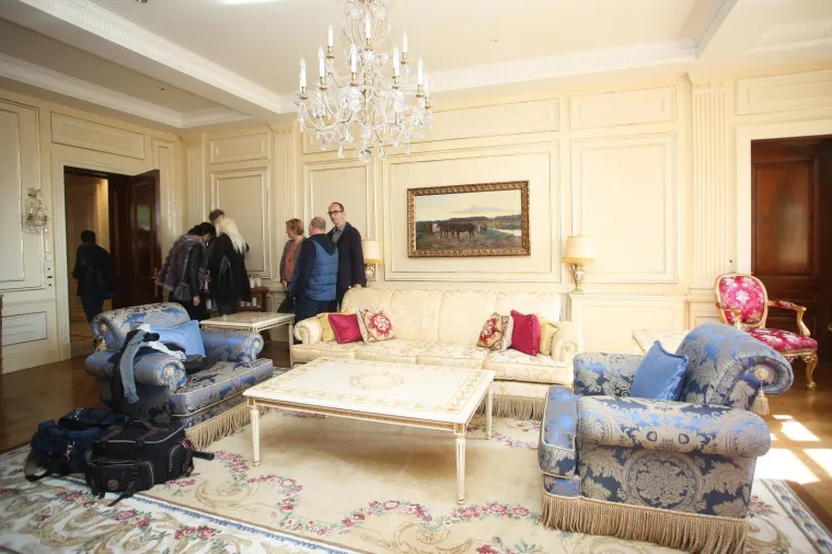 POGLEDAJTE RASKOŠ KULMEROVIH DVORA: Evo kako izgleda interijer dijela dvorca koji Todorićeva kći iznajmljuje