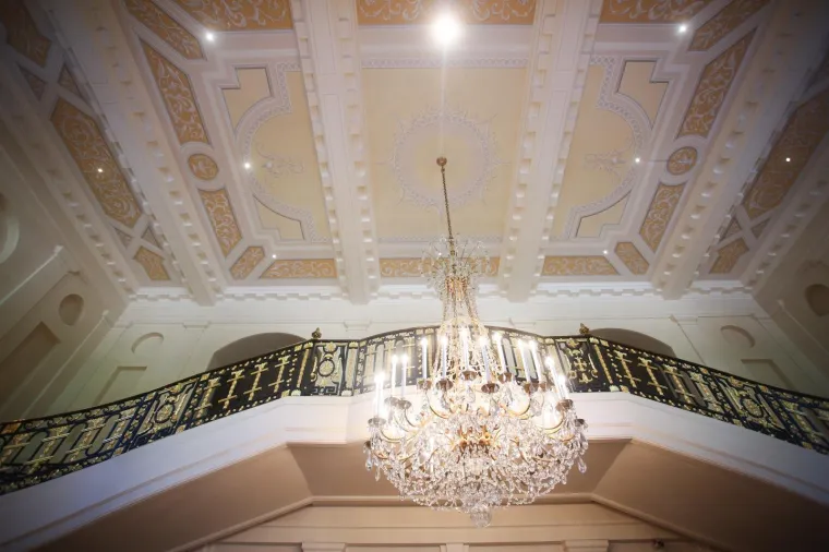 POGLEDAJTE RASKO&Scaron; KULMEROVIH DVORA: Evo kako izgleda interijer dijela dvorca koji Todorićeva kći iznajmljuje