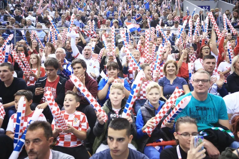 KAUBOJI OTVORILI KVALIFIKACIJE ZA EURO: Osječani priredili paklenu atmosferu &Scaron;vicarcima