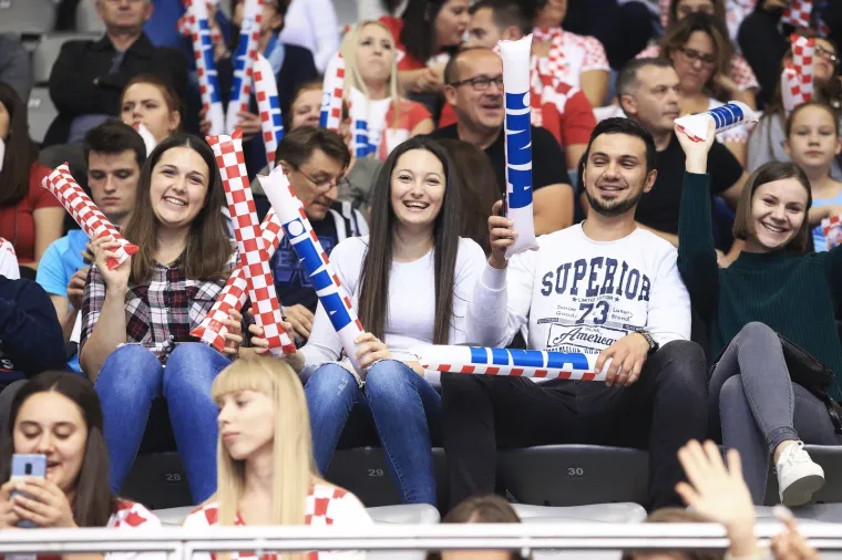 KAUBOJI OTVORILI KVALIFIKACIJE ZA EURO: Osječani priredili paklenu atmosferu &Scaron;vicarcima