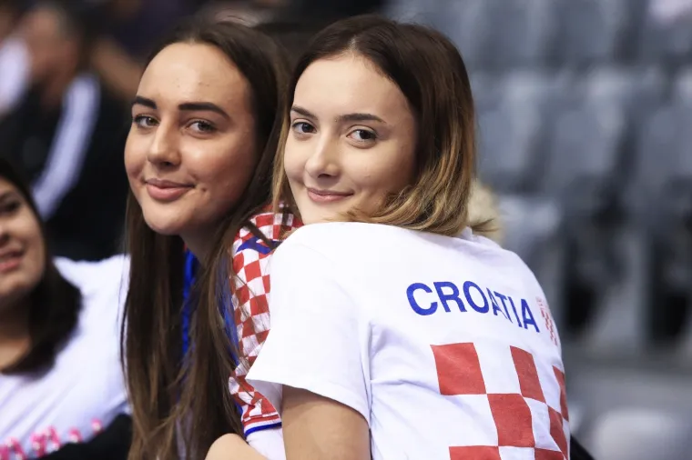 KAUBOJI OTVORILI KVALIFIKACIJE ZA EURO: Osječani priredili paklenu atmosferu &Scaron;vicarcima