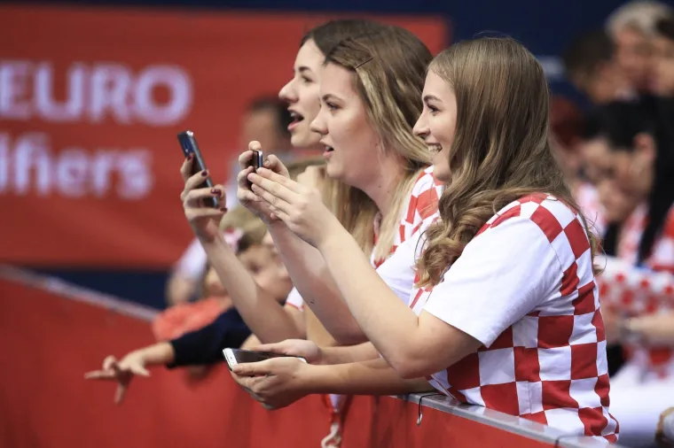 KAUBOJI OTVORILI KVALIFIKACIJE ZA EURO: Osječani priredili paklenu atmosferu &Scaron;vicarcima