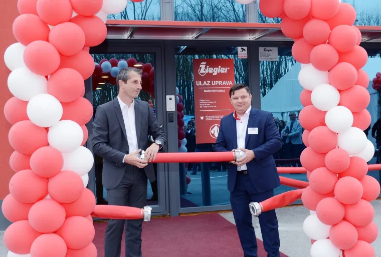 U KUTINI OTVOREN PROIZVODNI POGON TVRTKE ZIEGLER: Proizvodit će najsuvremenija vatrogasna vozila