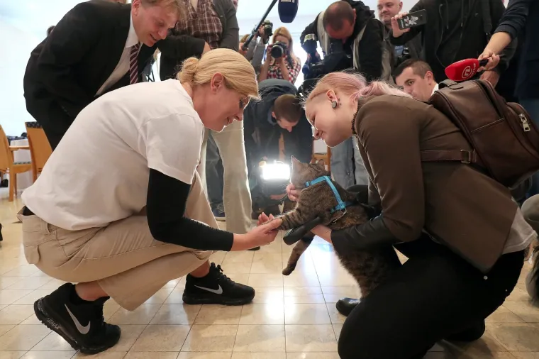 Predsjednica i 'prvi' psić na Danima otvorenih vrata povodom Dana za&scaron;tite životinja