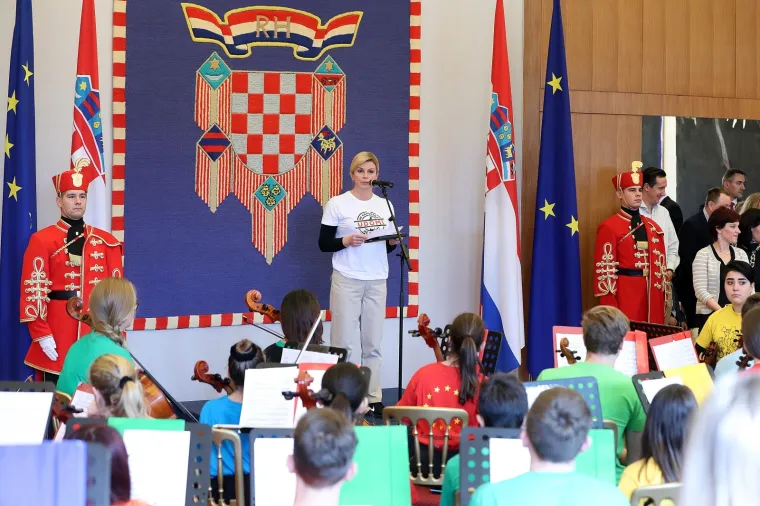 Predsjednica i 'prvi' psić na Danima otvorenih vrata povodom Dana za&scaron;tite životinja