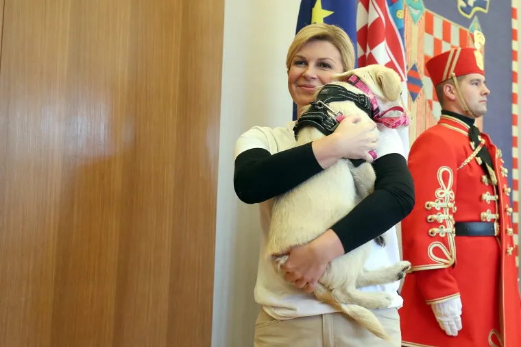 Predsjednica i 'prvi' psić na Danima otvorenih vrata povodom Dana za&scaron;tite životinja