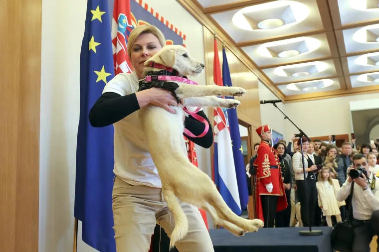 Predsjednica i 'prvi' psić na Danima otvorenih vrata povodom Dana za&scaron;tite životinja