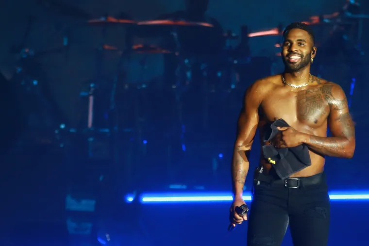 RAZGOLIĆENI JASON DERULO RASPAMETIO ARENU: A plesačice sa savr&scaron;enim guzama dovr&scaron;ile su posao