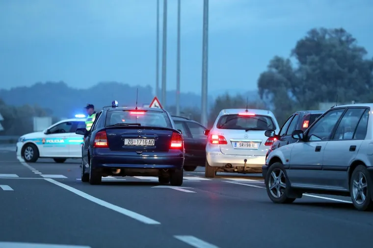 SUDAR KOD ZAPRE&Scaron;IĆA: U prometnoj nesreći poginula jedna osoba