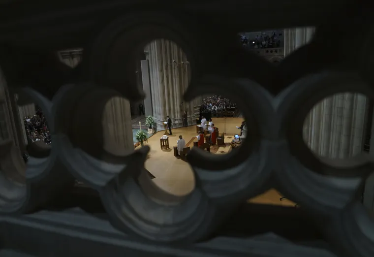 Američki student, simbol homofobnog nasilja, pokopan nakon 20 godina