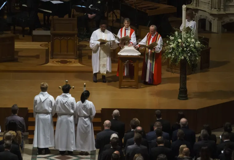 Američki student, simbol homofobnog nasilja, pokopan nakon 20 godina