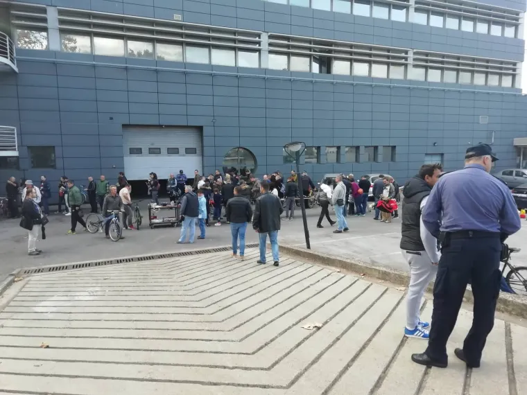 Policijska rasprodaja predmeta kojima je istekao rok čuvanja