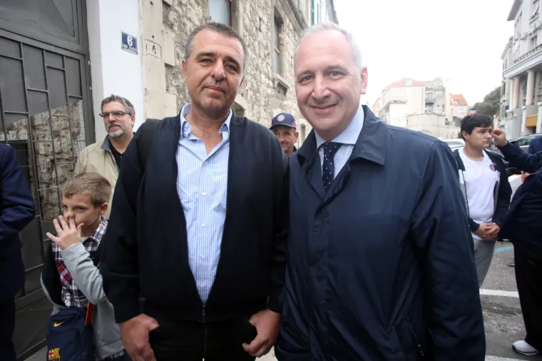 U Splitu otkriven mural Frani Mato&scaron;iću i položeni vijenci na za preminule članove Torcide na Poljudu