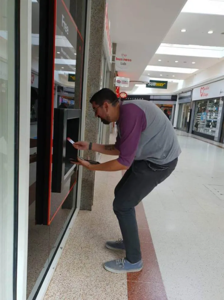 PROBLEMI VISOKIH LJUDI: Oni su kao Guliver u zemlji Liliputanaca