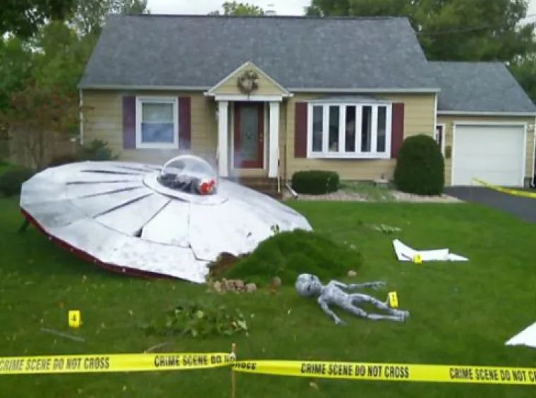 Od trupla koja vise na drveću, do stotine pauka na krovu: TOP 20 najbolje uređenih kuća za Noć vje&scaron;tica