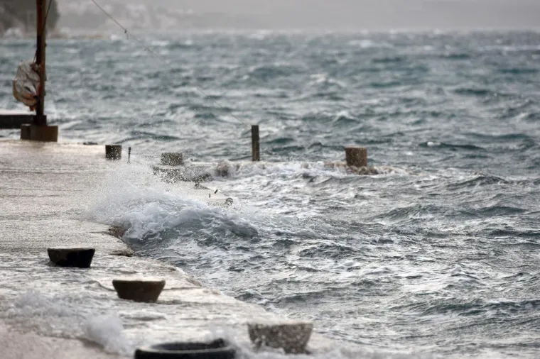 Jako jugo izazvalo je probleme na &scaron;ibenskom području.