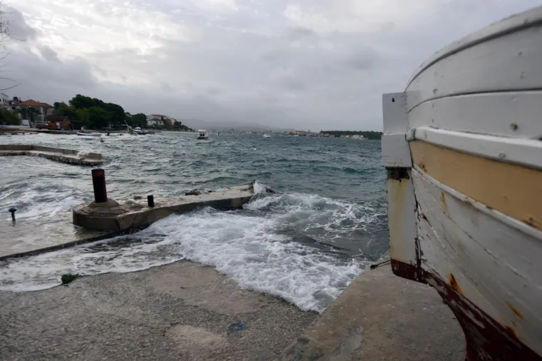 Jako jugo izazvalo je probleme na &scaron;ibenskom području.