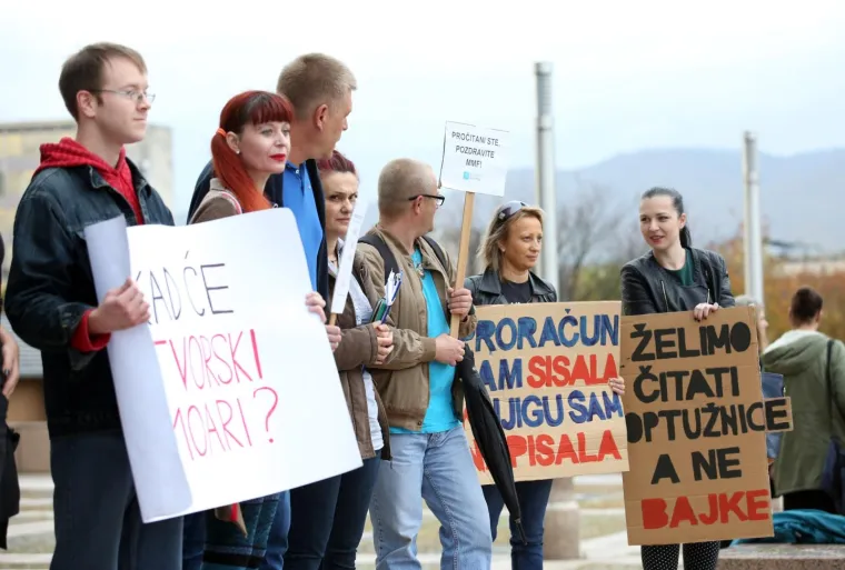 'Proračun sam sisala, knjigu sam napisala': Prosvjed dok Martina Dalić predstavlja svoju knjigu o Agrokoru