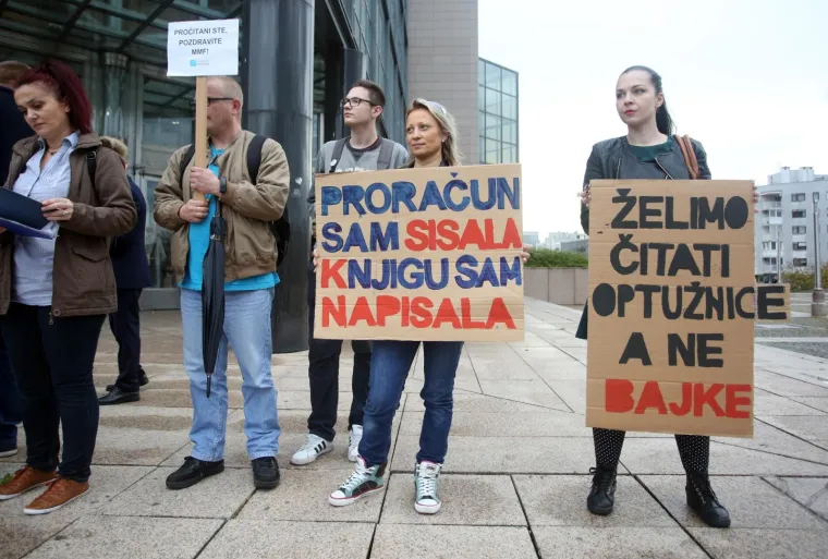 'Proračun sam sisala, knjigu sam napisala': Prosvjed dok Martina Dalić predstavlja svoju knjigu o Agrokoru